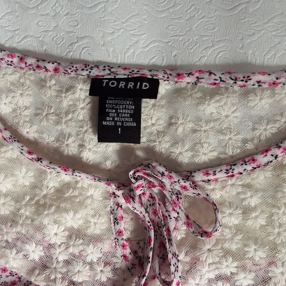 Torrid Print Top Semi Sheet Lace Inset Peasant Keyhole Pink Green Plus Size 1 - Picture 8 of 9